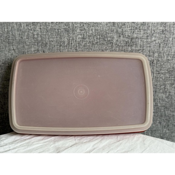 Tupperware Paprika Deli Cheese Keeper Storage 816-18 - Picture 2 of 4